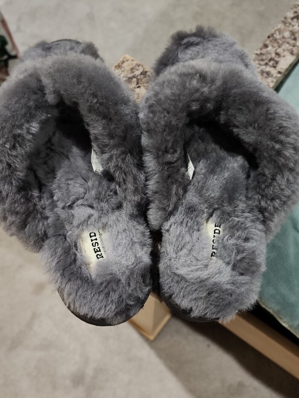Resi Plush Faux-Fur Grey Women's Slippers - Picture 2 of 3